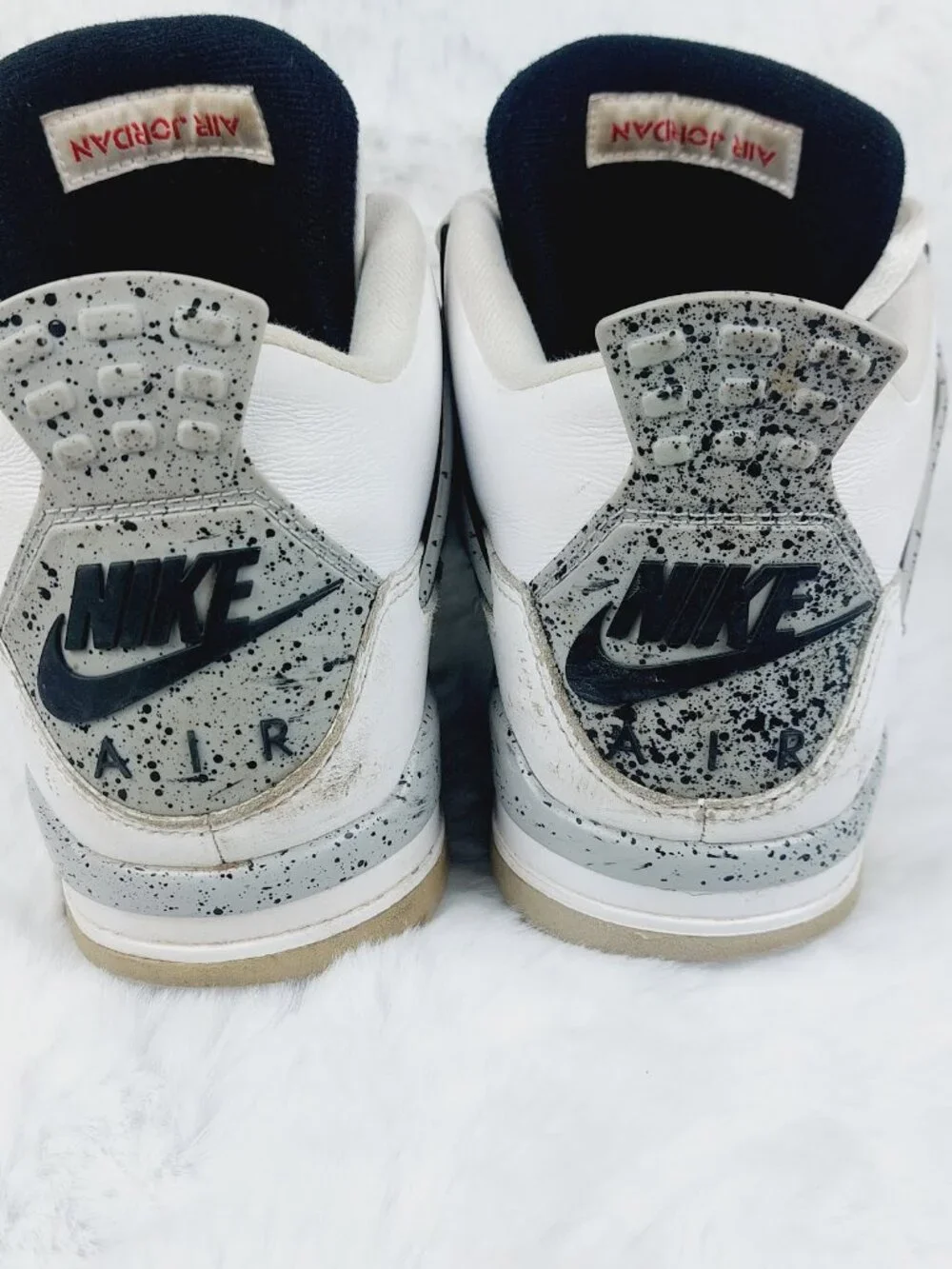 Jordan Men's White Cement Black Air Jordan 4 Retro Leather Sneaker Size 9.5 - Picture 4 of 8